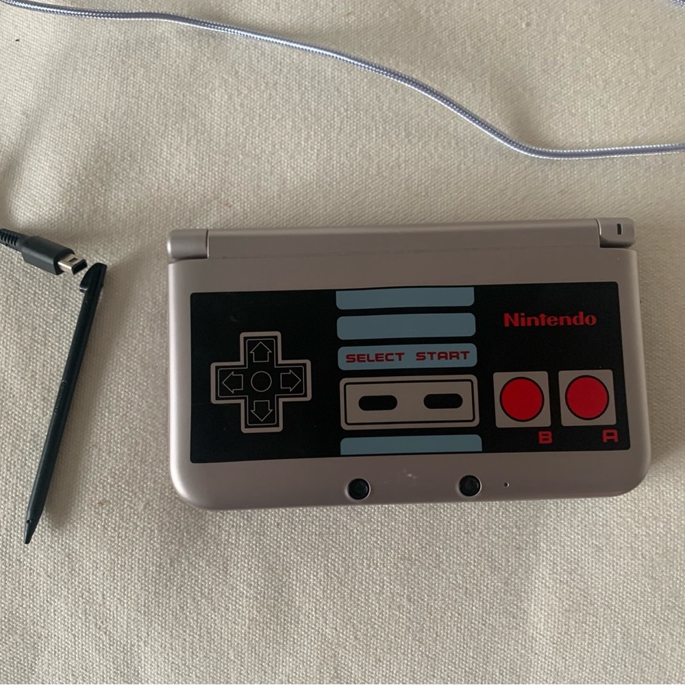 Nintendo 3ds XL NES edition